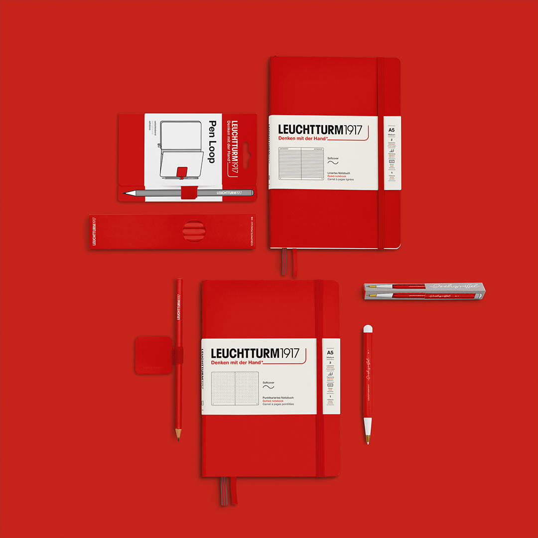 250820px_LT1917_Neue_Farben_Beautyshot_Flatlay_Cherry_1080x1080px_144dpi_sRGB